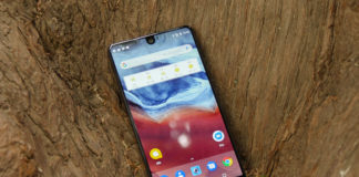 Essential Phone Review TI